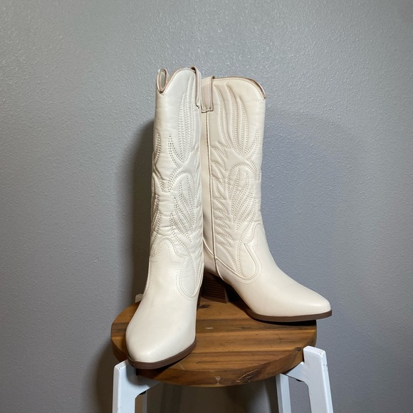 White Cowboy Boots - Picture 4 of 8